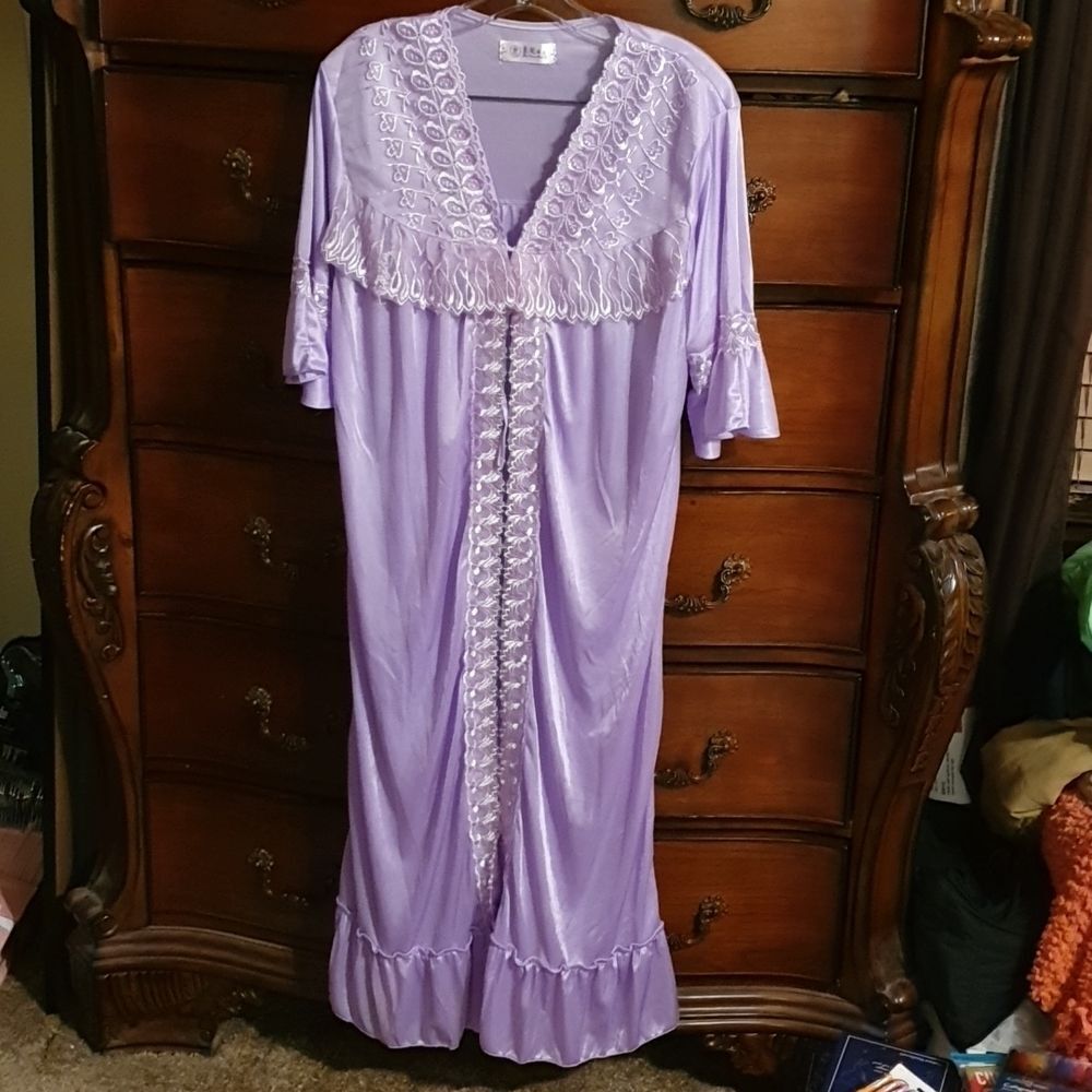 Lavender Asian Vintage Robe sz Small
